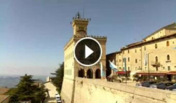 Slika pregleda web-kamere San Marino - Piazza Libertà and Palazzo Pubblico